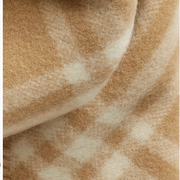 Burberry scarf - Picture 3 of 8